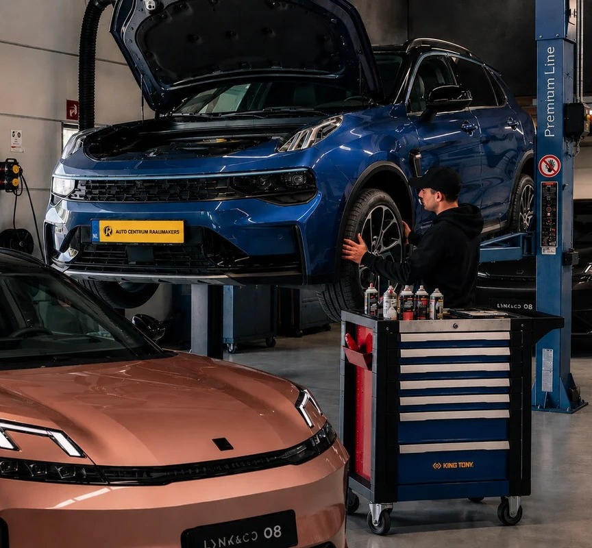 Lynk and Co Onderhoud Left Image