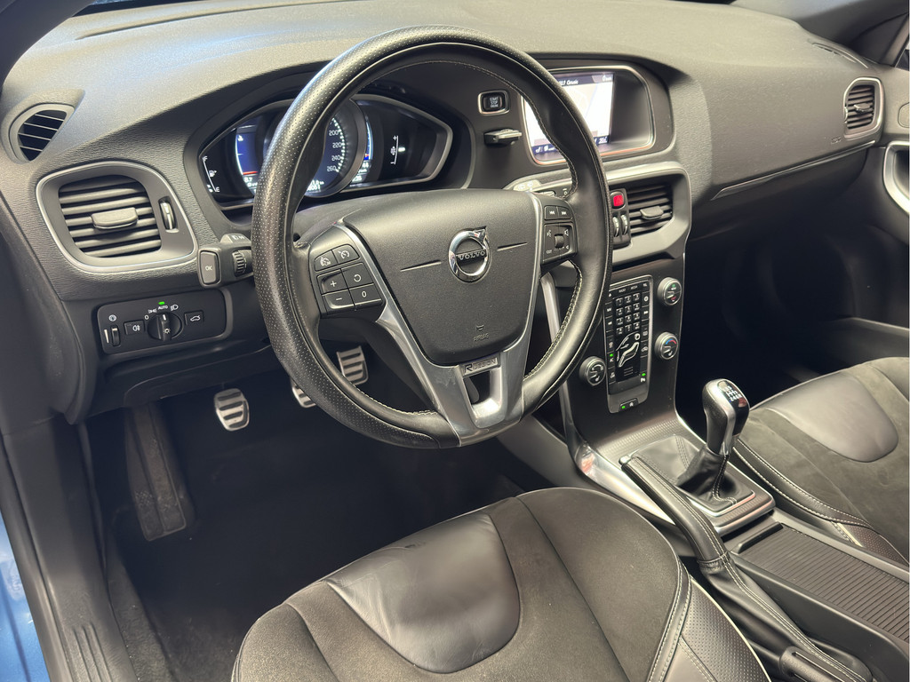 43811467-10.jpg