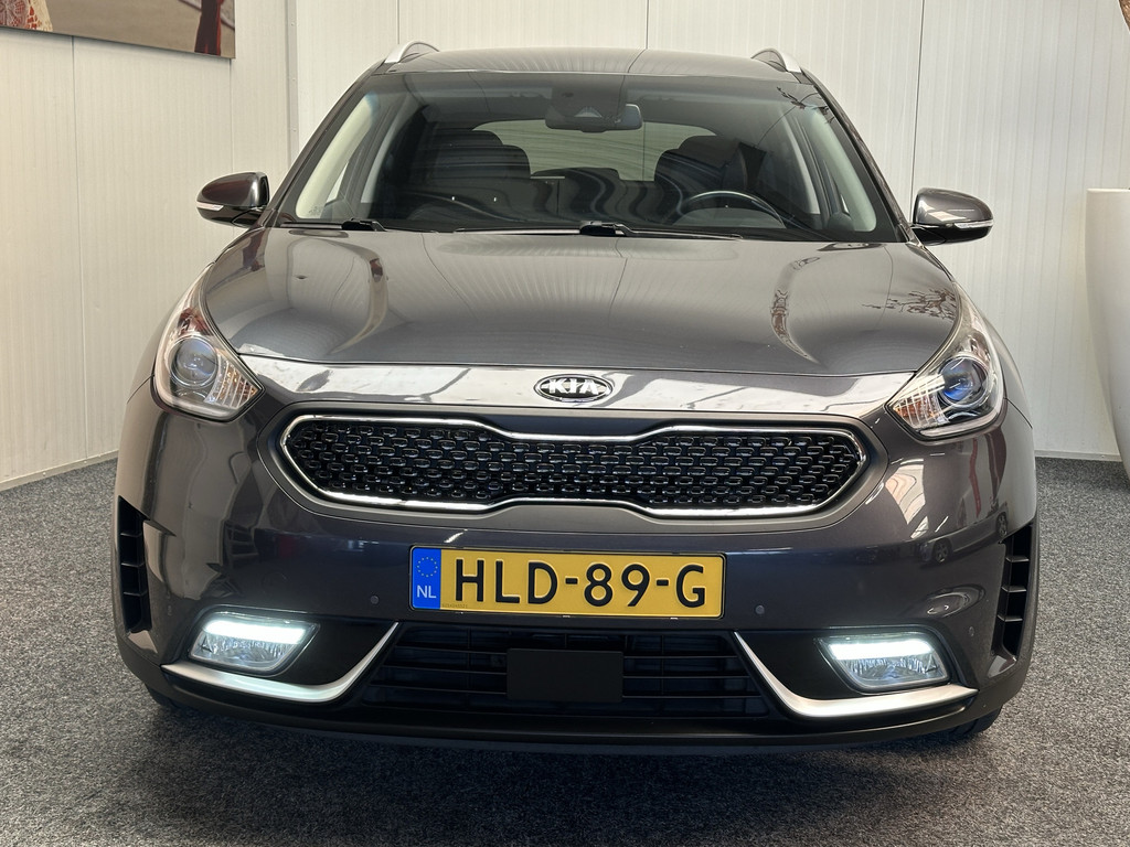 44118654-48.jpg