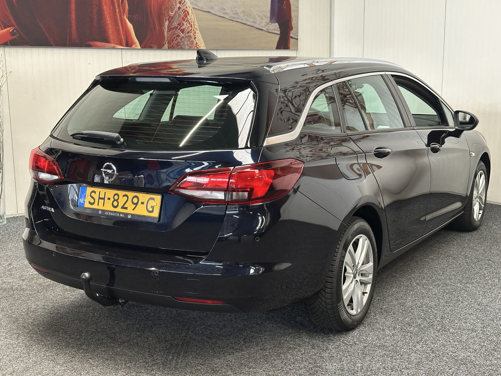 47713023-6.jpg