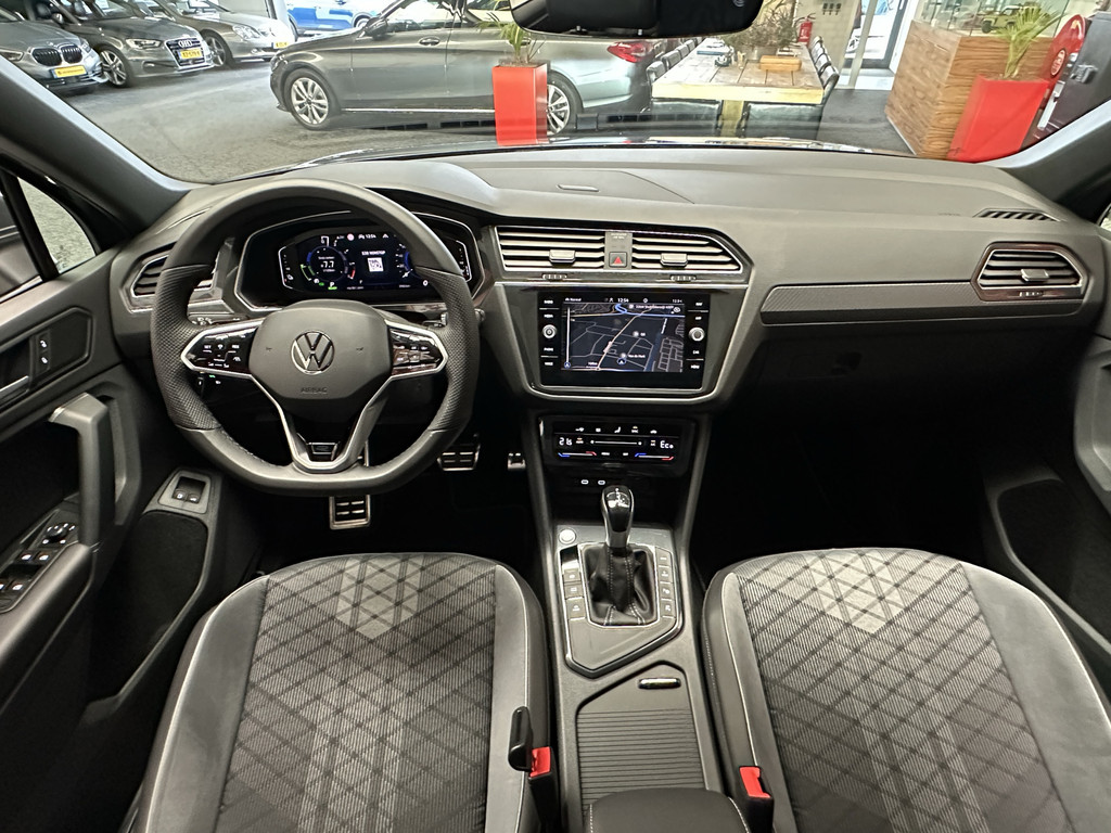 47916506-12.jpg