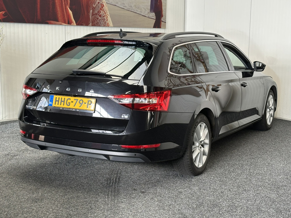 47982158-6.jpg