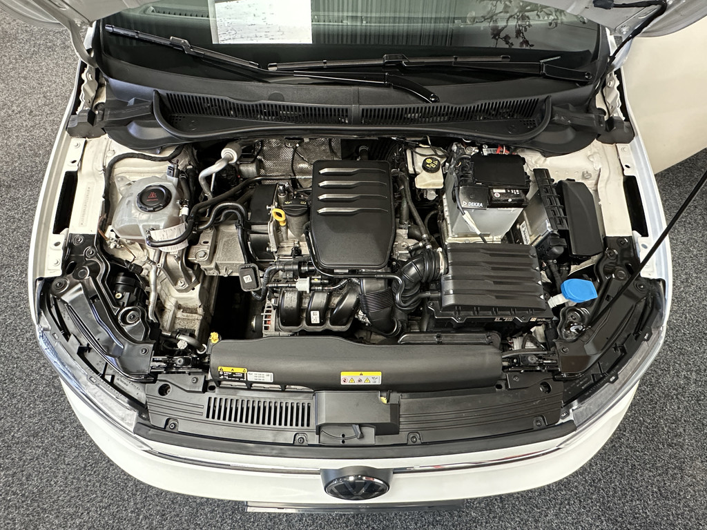 48048995-48.jpg