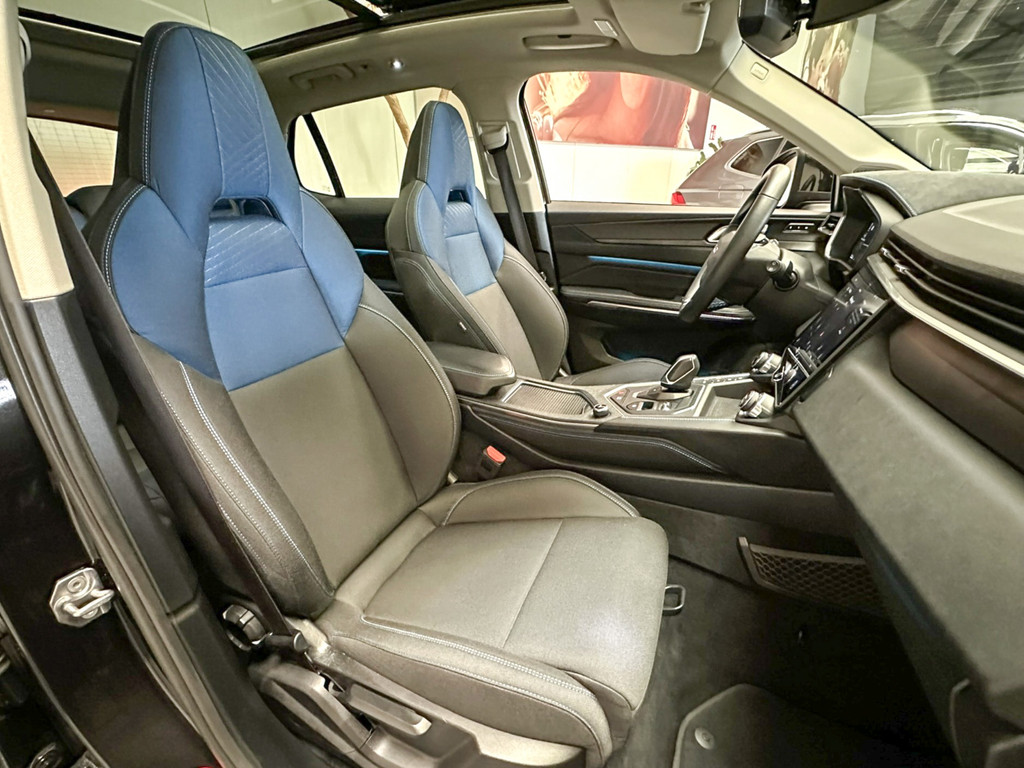 49407026-17.jpg