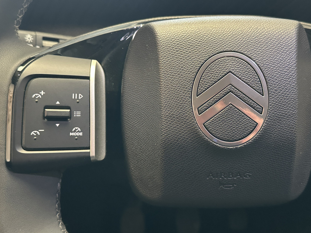 52578123-18.jpg