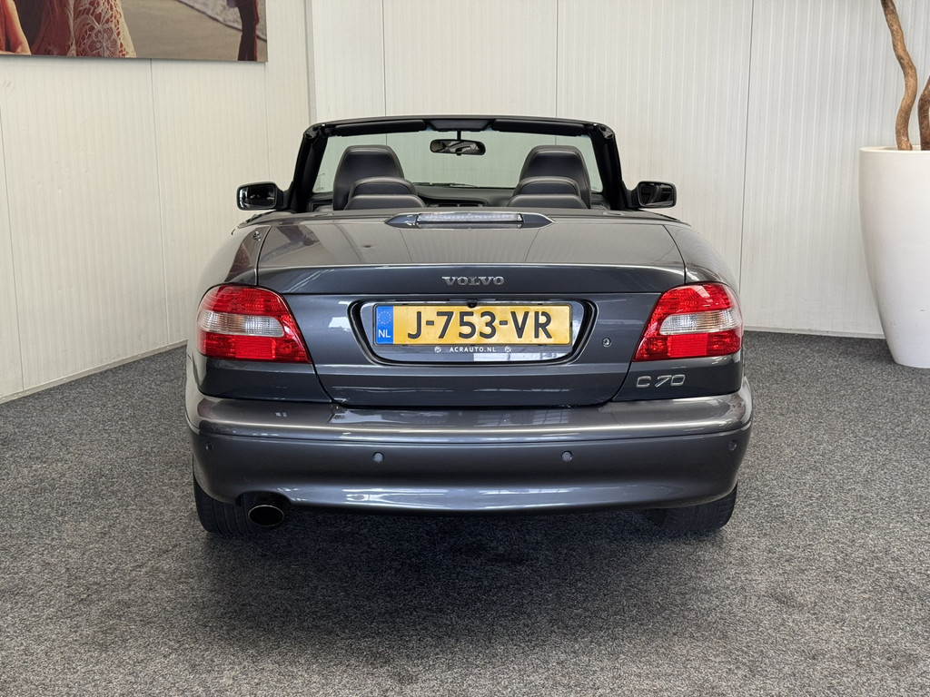 52590264-7.jpg