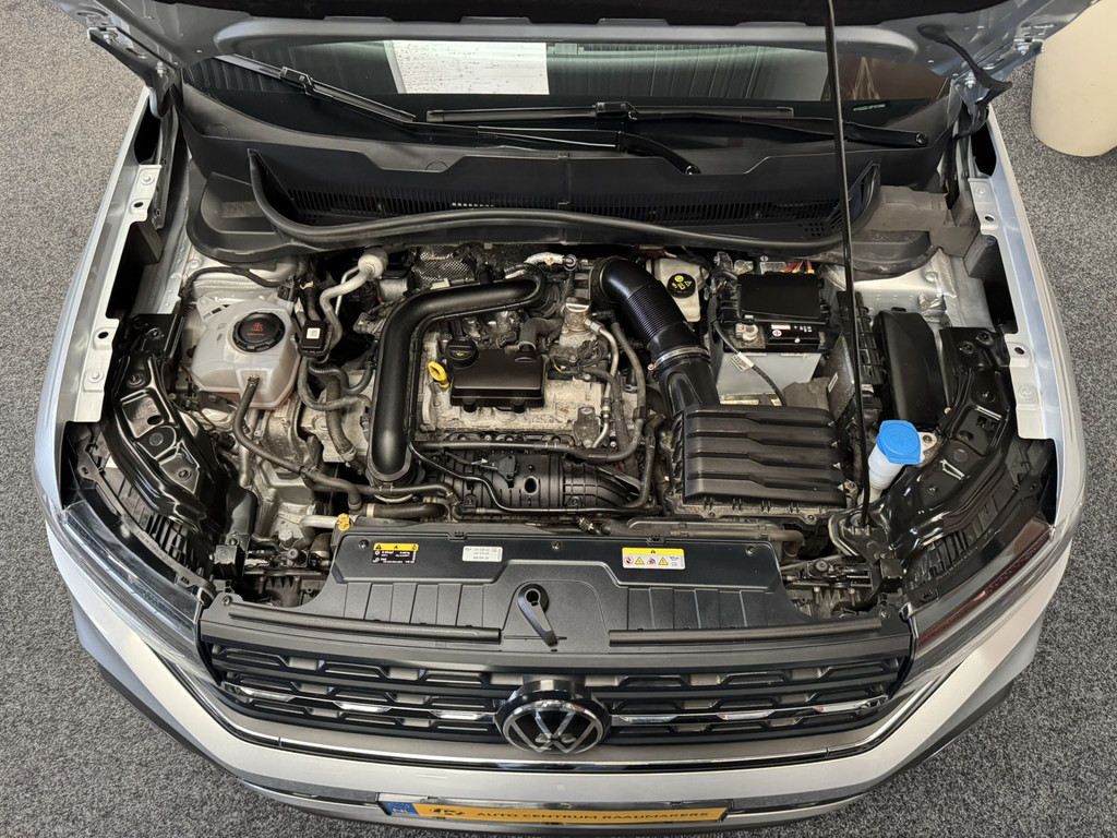 52592638-50.jpg