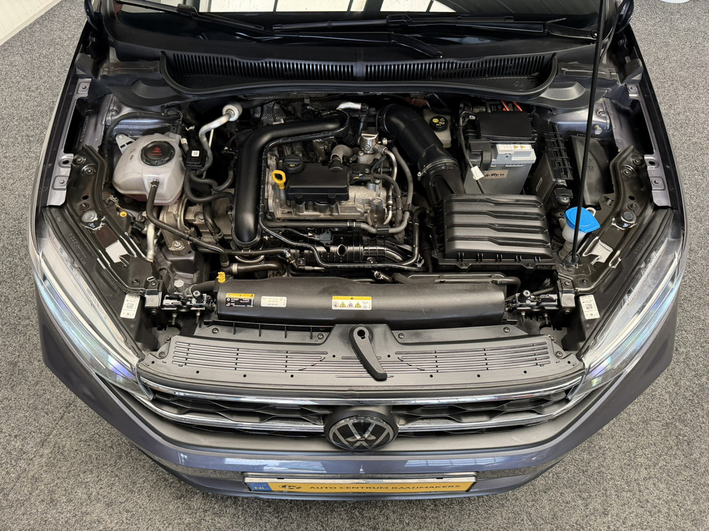 53586811-44.jpg
