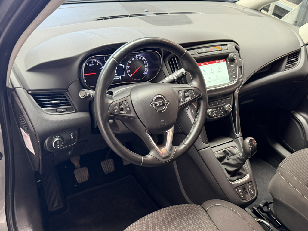 53931510-10.jpg