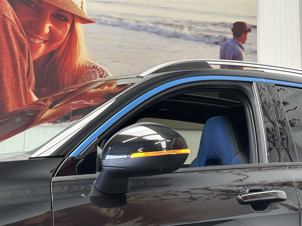 55765069-65.jpg