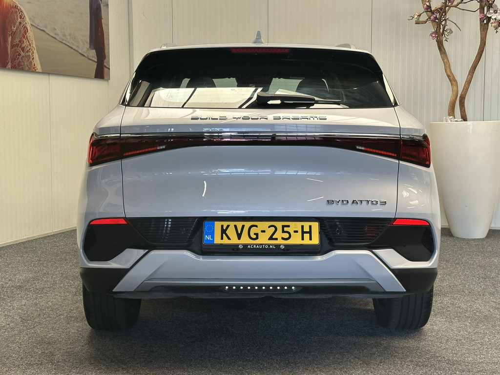56089729-6.jpg