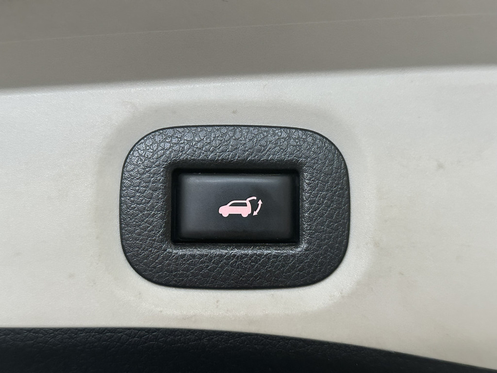 56498941-52.jpg