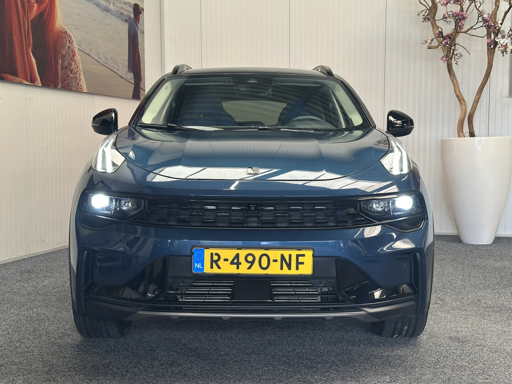 57789278-63.jpg